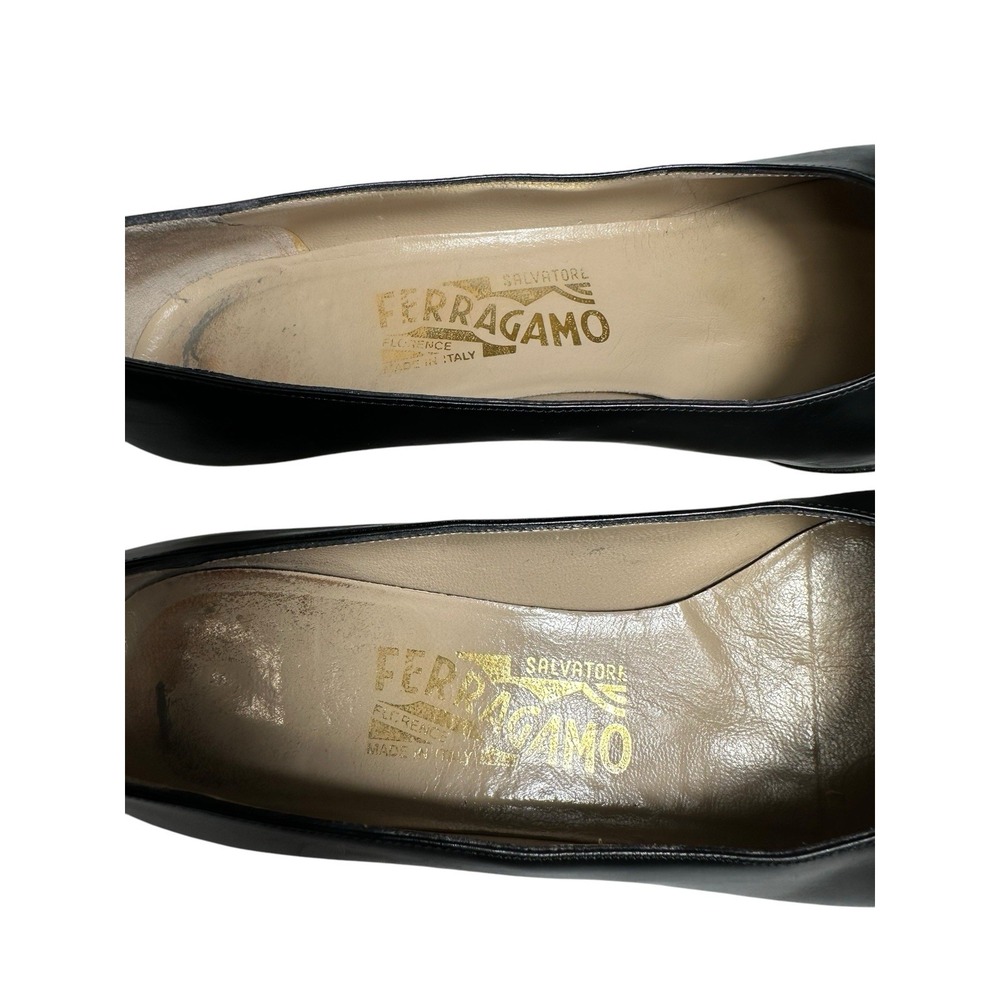 Salvatore Ferragamo Gancini Logo Black Leather Pumps Women's Sz 8.5 AAA #S64-6 - Picture 4 of 15